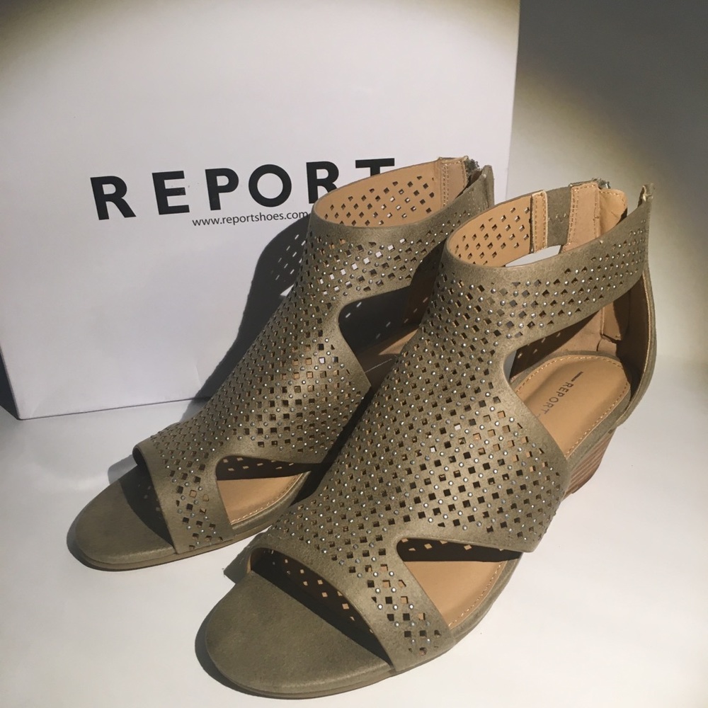 Brand new REPORT tan colored wedges